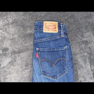 Levi 721 high rise skinny jeans✨